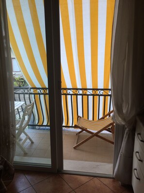 Interior - Casa Greta 5 minutes walk from the beautiful beaches and cycle path.
Balcony (Arma di Taggia)