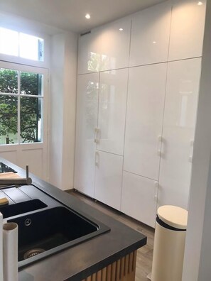 Douche, sèche-cheveux, papier toilette