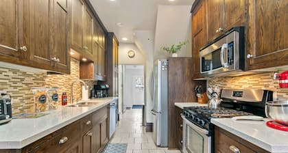MINNeSTAY* Lyndale Pleasant Getaway