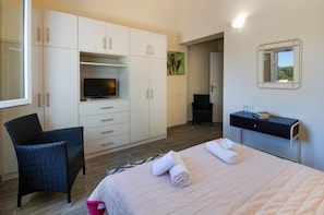 2 quartos, ferros/tábuas de passar roupa, Wi-Fi, roupa de cama