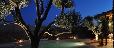 Outdoor pool, a heated pool