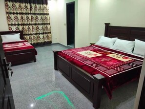 Deluxe Double Room | Soundproofing, free WiFi - Relax inn Hotel (Abbottabad)