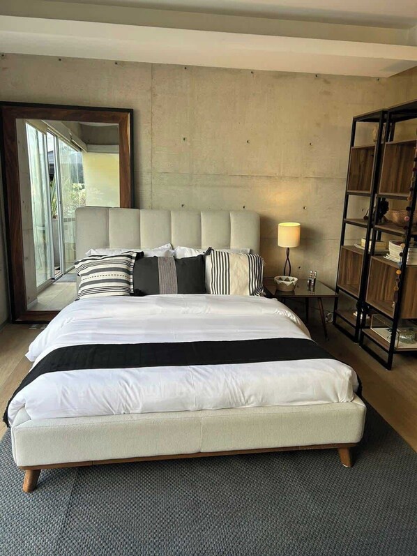 1 chambre, bureau, fer et planche à repasser, Wi-Fi