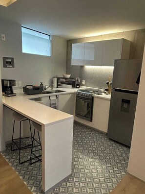 Fridge, microwave, oven, stovetop - Amazing studio in Condesa (Ciudad de México)