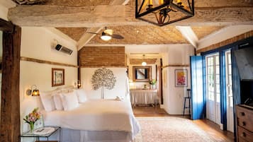 Elite Duplex | 1 bedroom, minibar, in-room safe, desk