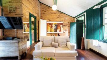 Deluxe House | 1 bedroom, minibar, in-room safe, desk