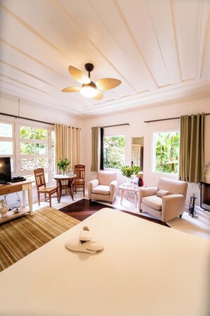 Comfort-Haus | 1 Schlafzimmer, Minibar, Zimmersafe, Schreibtisch