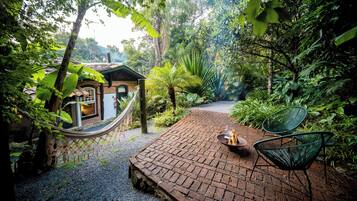 Deluxe House | 1 bedroom, minibar, in-room safe, desk