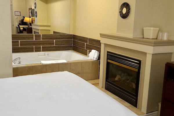 Suite | Pillowtop beds, desk, laptop workspace, free WiFi
