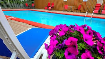 Piscine extérieure (ouverte en saison)