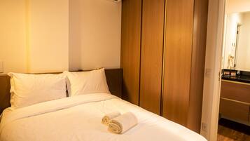 1 bedroom, internet, bed sheets