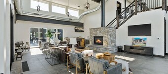 NEW! Spacious 3BR, 3.5b, Hot Tub, Fire Pit, Pool!