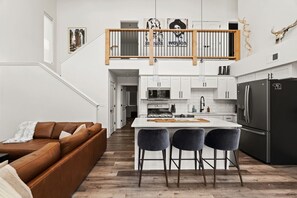 Interior - New! Meticulously Designed 3BR, 3.5B with Pool, Hot Tub, Fire Pit Access! (Whitefish)
