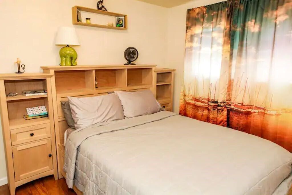 2 bedrooms, travel crib, WiFi