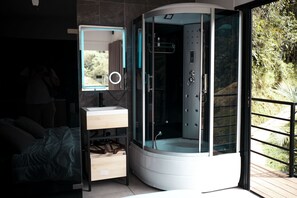 Exclusive Cabin | Bathroom | Free toiletries, towels, toilet paper - Gaia glamping  (San Rafael)