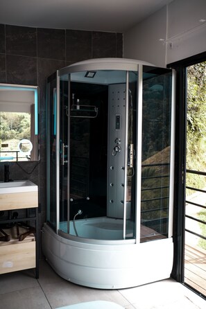 Exclusive Cabin | Bathroom | Free toiletries, towels, toilet paper - Gaia glamping  (San Rafael)