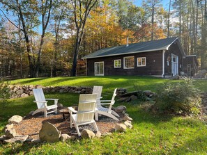 Property grounds - THE HIDDEN COTTAGE Private, Relaxing, Great Location, Has Everything You Need (Saugerties)