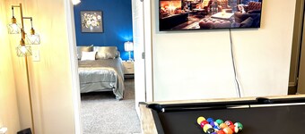 Luxurious 2B2B near Fort Moore!