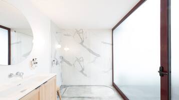 Grand-Villa | Badezimmer