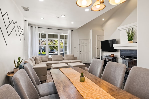 TV, fireplace - Spacious home with private yard & BBQ - 2 mi. from downtown (Oxnard)