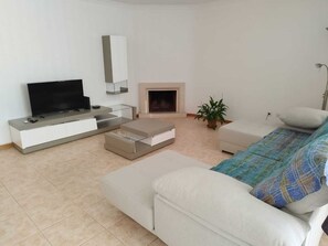 TV, DVD player