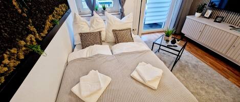2 chambres, fer et planche à repasser, Wi-Fi gratuit, draps fournis