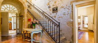 Maison Acacia - Six Bedroom Villa, Sleeps 12