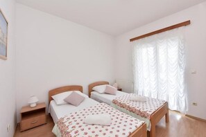 2 bedrooms