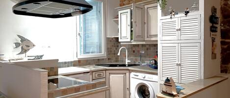 Fridge, microwave, oven, dishwasher