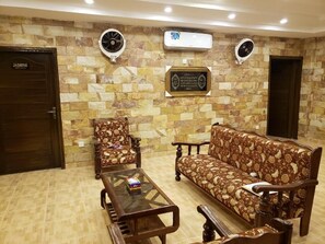 Interior - Midway Inn Hotel (Rawalpindi)