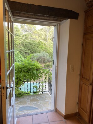Interior - Secluded villa with large pool in lovely gardens. 1 hour from Nice airport! (Seillans)