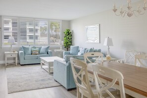 Interior - Ready for rentals ! Book your weeks today ! (Sanibel)