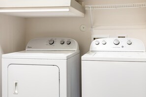 2 bedrooms - Dallas Dreamy 2BD 2BA Medical District Apartment (Dallas)