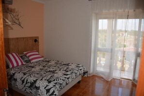 4 soverom, wi-fi (inkludert) og sengetøy