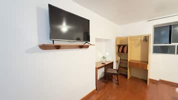 Luxury Room, 1 King Bed, Patio | Hypo-allergenic bedding, desk, laptop workspace, free WiFi