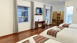 Superior Quadruple Room | Hypo-allergenic bedding, desk, laptop workspace, free WiFi - Casona Libertrek Inn (Cusco)