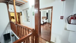 41-inch flat-screen TV with cable channels, TV, heated floors - Casona Libertrek Inn (Cusco)