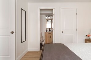 1 bedroom, iron/ironing board, WiFi, bed sheets - Homey Haven in Tower Grove Near Major Hospitals
(St. Louis)