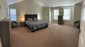 6 habitaciones, tabla de planchar con plancha, wifi y ropa de cama