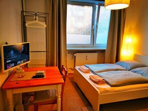 3 Schlafzimmer, Schreibtisch, Bügeleisen/Bügelbrett, kostenloses WLAN