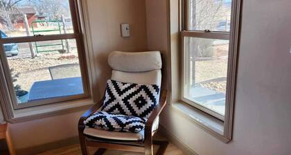 1800 Pioneer Cabin on Main Near Capitol Reef