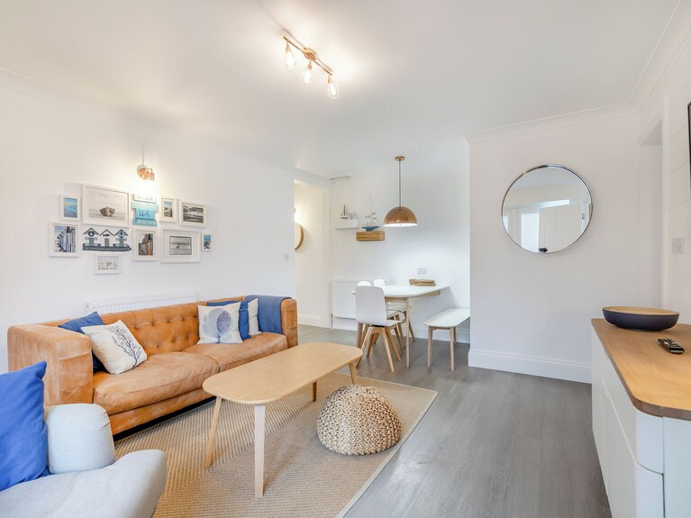 3 Bedroom Accommodation In Goodrington, Near Paignton - Totnes