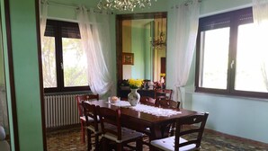 Unclassified image, 5 of 28, button - Franco house with pool (Orentano)