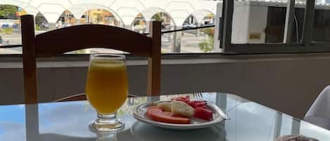 Free daily cooked-to-order breakfast