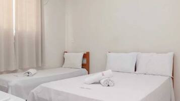 Basic Triple Room | Free WiFi, bed sheets
