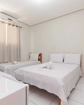 Basic Triple Room | Free WiFi, bed sheets