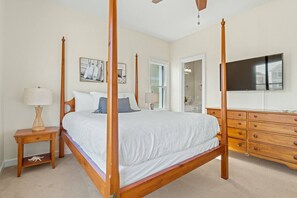 5 bedrooms, iron/ironing board, free WiFi, bed sheets - Waterfront,Pool,Game Room,Beach,DeepWaterAccess (Manteo)