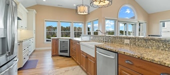 Waterfront,Pool,Game Room,Beach,DeepWaterAccess