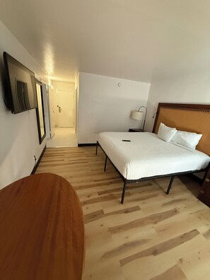 Iron/ironing board, free WiFi, bed sheets - Home Inn Woods Hotel (Olive Branch)