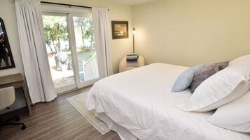 4 bedrooms, desk, iron/ironing board, travel crib